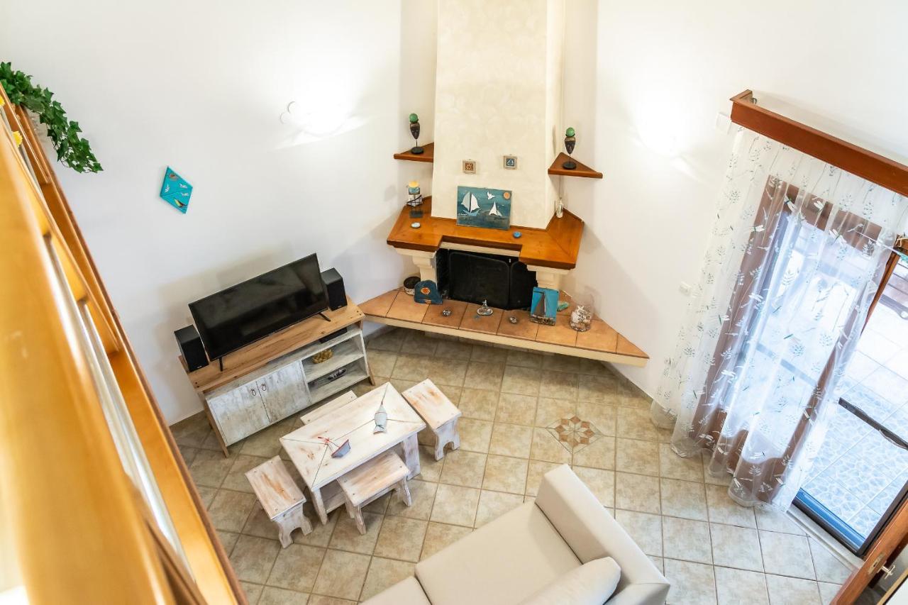 Papadogiannopoulos House Aigio Exterior photo