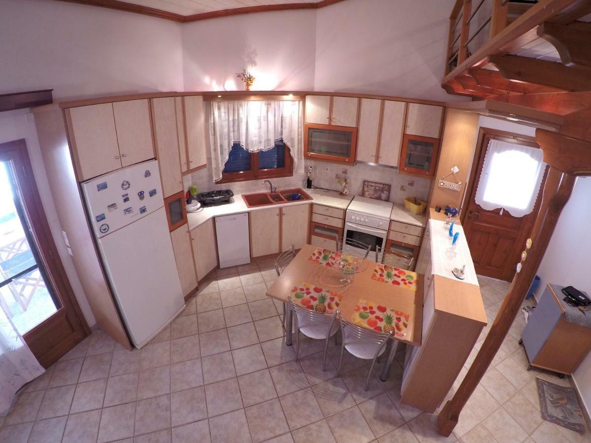 Papadogiannopoulos House Aigio Exterior photo
